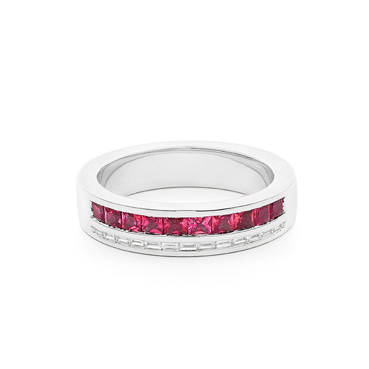 Facet Cnc Ring Halbgefasster Rubin Memoirering mit Diamant & Baguette