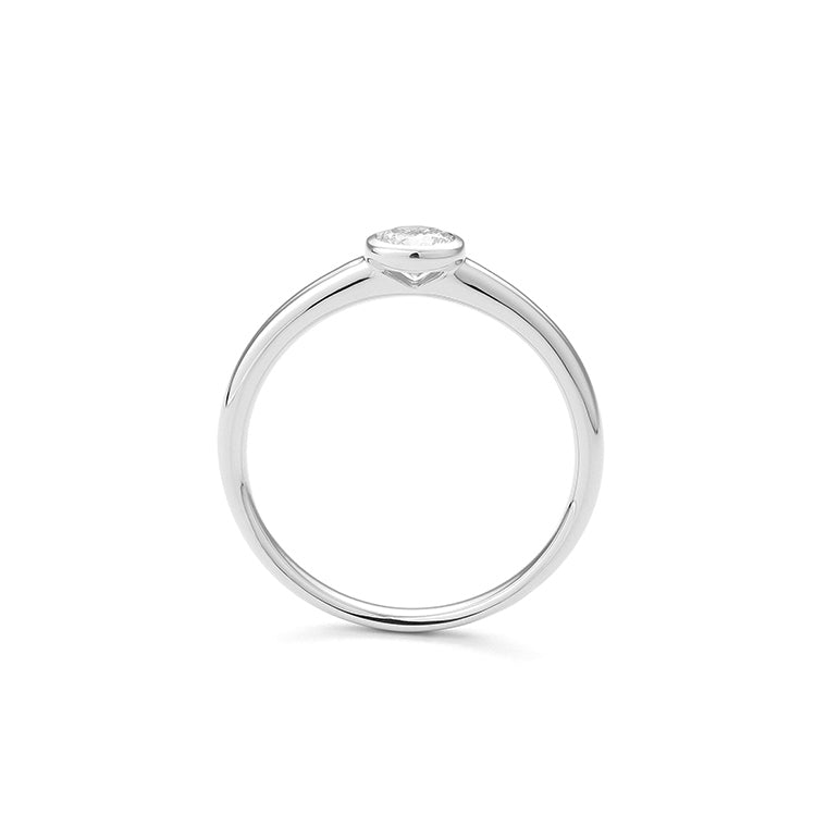 Facet Classic Solitär Ring in 750/18 Karat Weissgold
